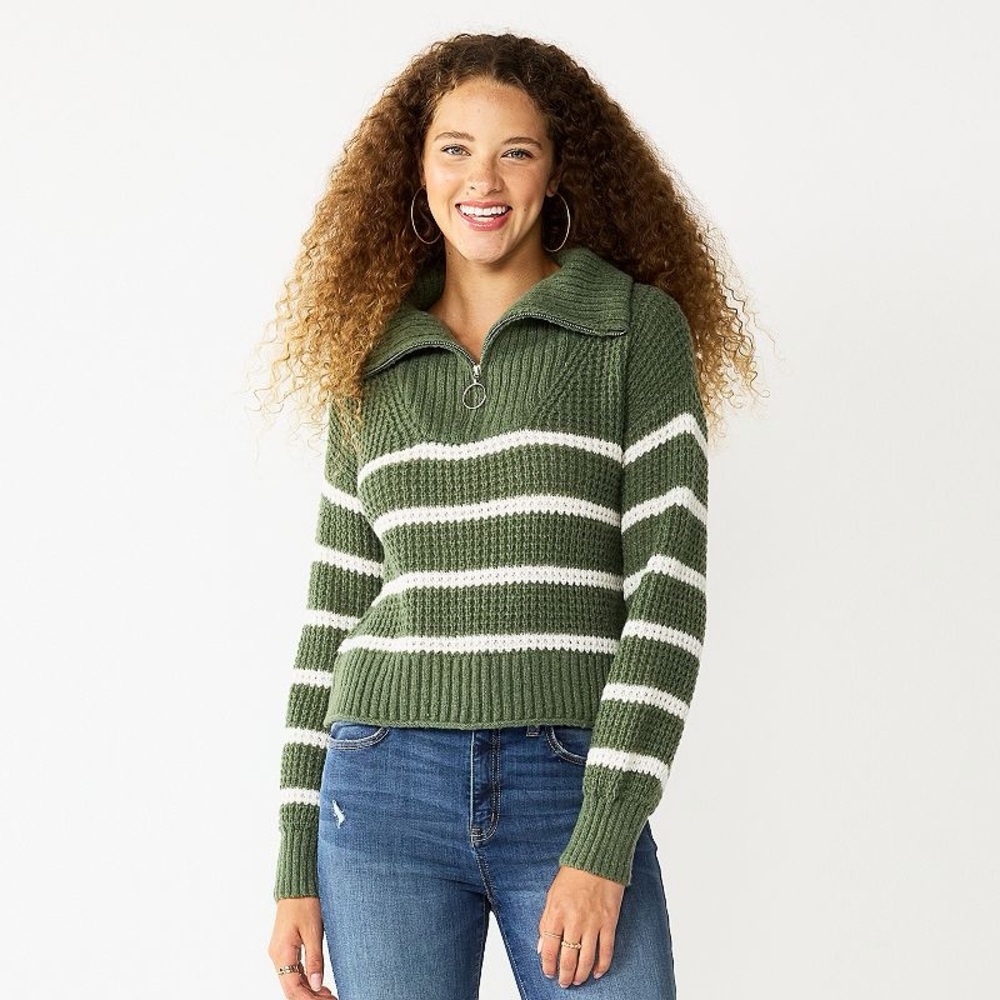SO Quarter Zip Cropped Sweater size Large
